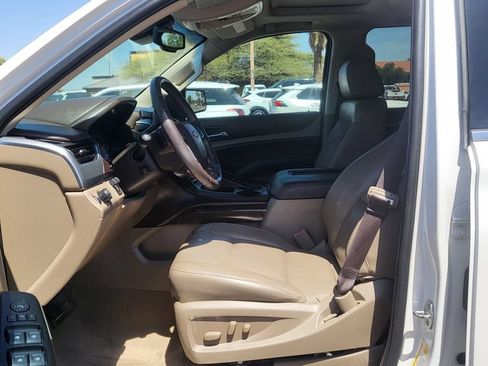 Used 2017 Chevrolet Suburban LT RWD image 33