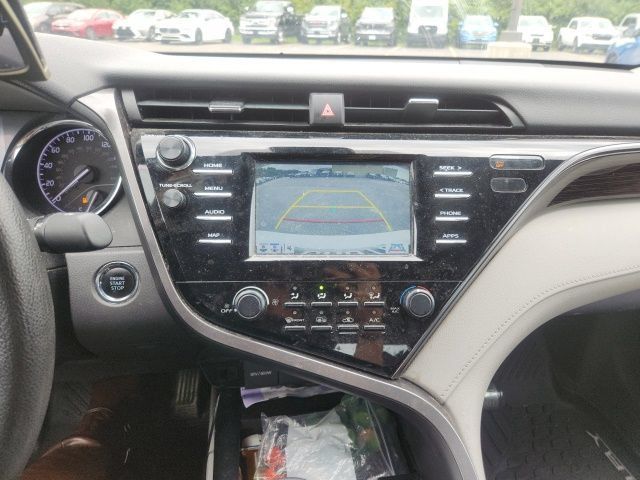 Used 2019 Toyota Camry LE w/ Convenience Package FWD image 16