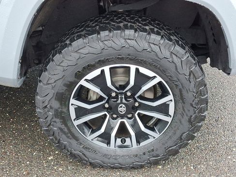 Used 2021 Toyota Tacoma TRD Sport image 8