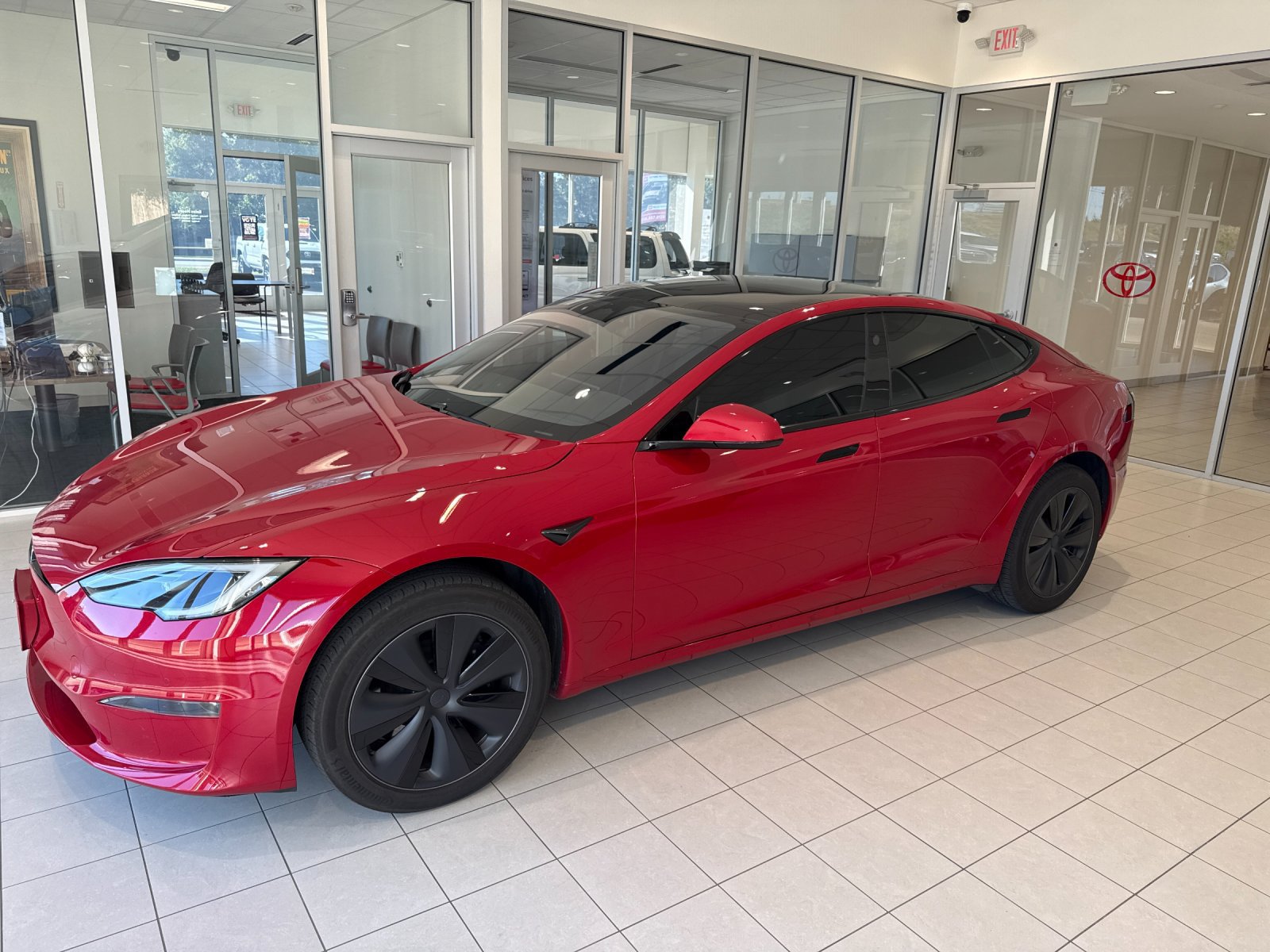 Used 2023 Tesla Model S Standard Range AWD/4WD image 3