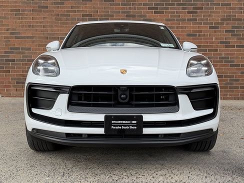 Certified 2024 Porsche Macan image 10