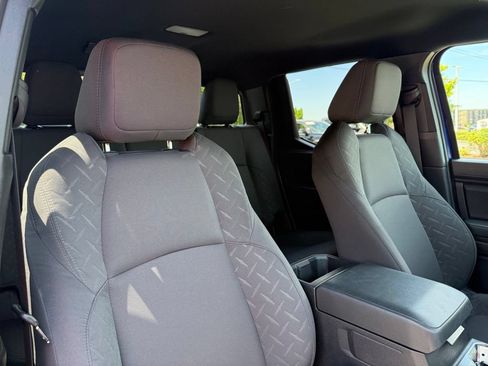 Certified 2025 Toyota Tacoma SR5 AWD/4WD image 22