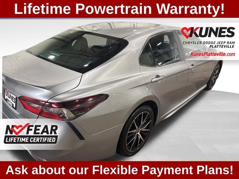Used 2024 Toyota Camry SE image 11