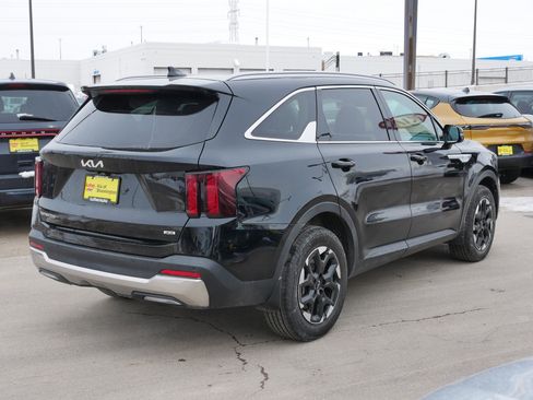 Certified 2024 Kia Sorento S w/ Panoramic Sunroof Package image 4