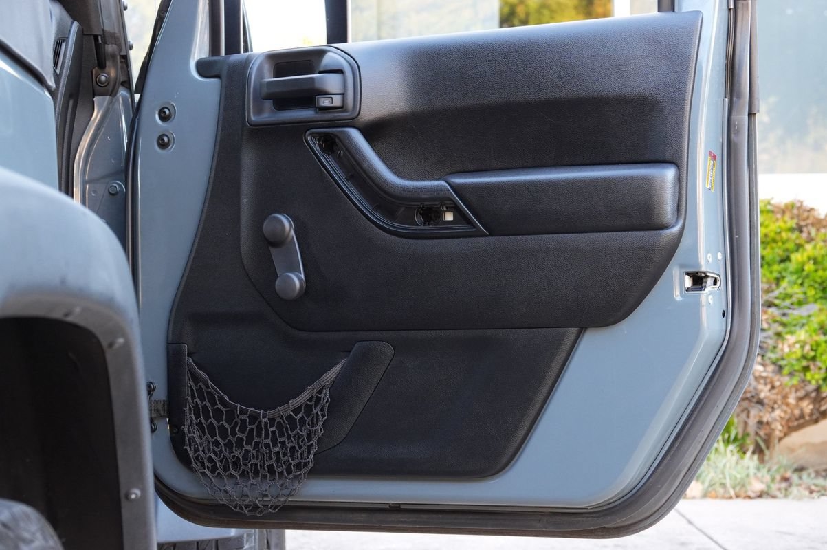 Used 2015 Jeep Wrangler Sport AWD/4WD image 36
