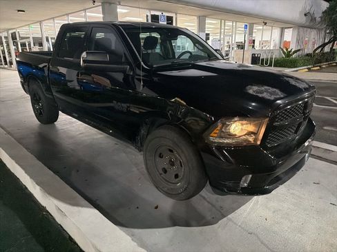 Used 2014 RAM 1500 Express w/ Black Ram 1500 Express Group image 4