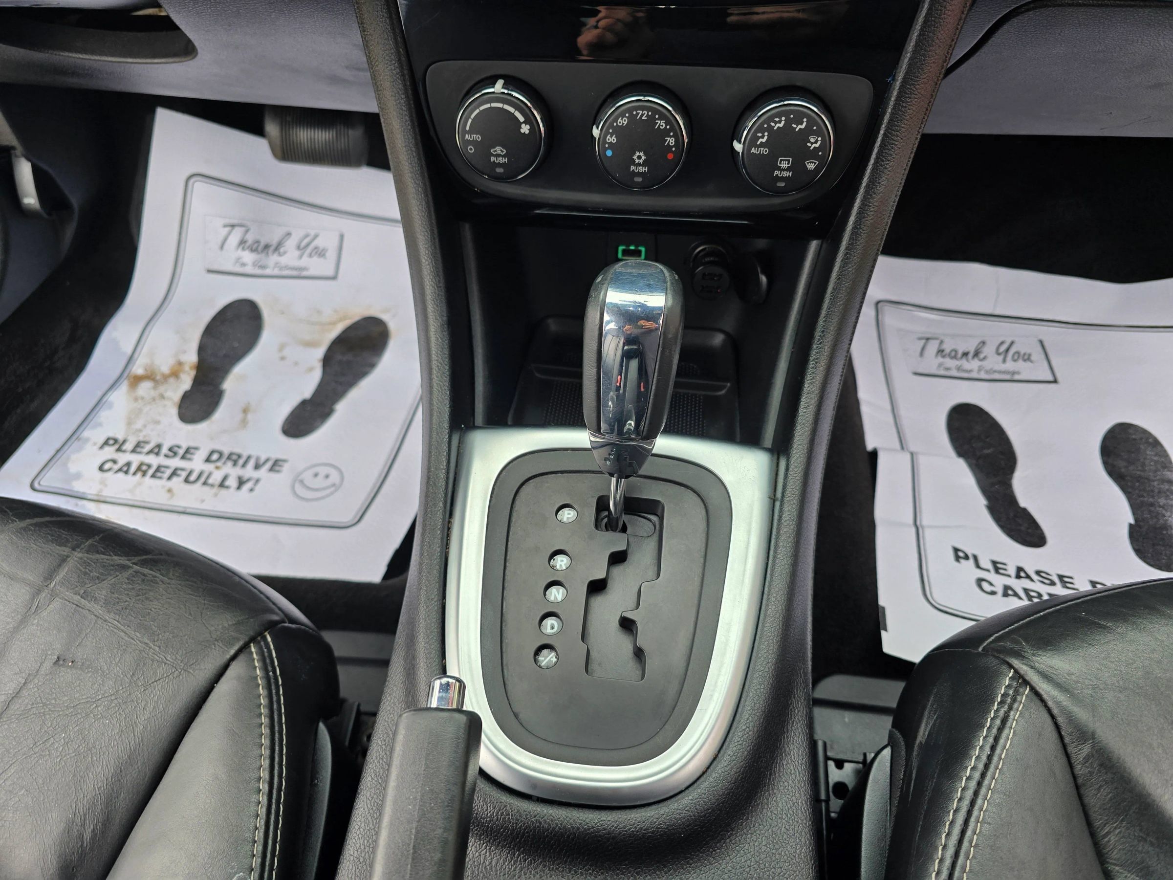 Used 2011 Chrysler 200 Limited FWD image 16