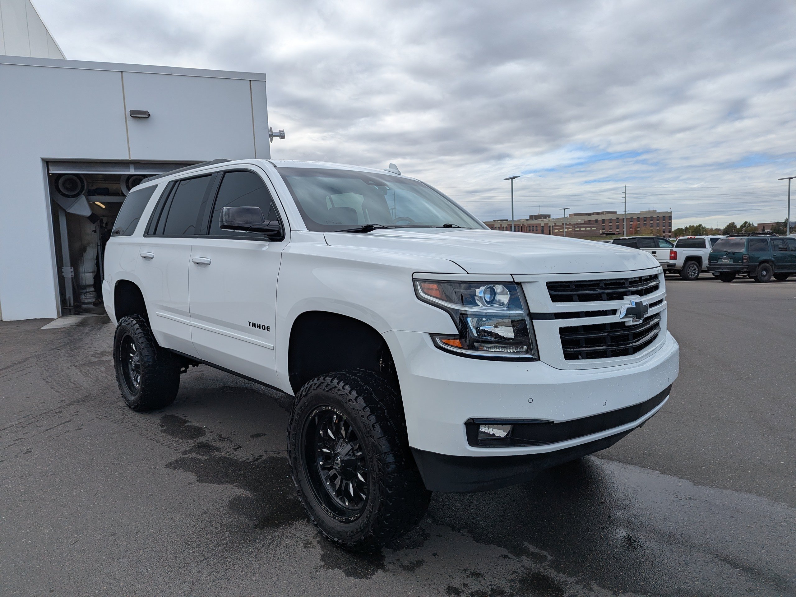 Used 2019 Chevrolet Tahoe Premier w/ RST 6.2L Performance Edition AWD/4WD image 4