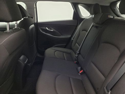 Used 2018 Hyundai Elantra GT FWD image 18