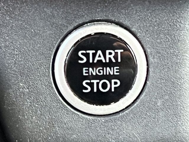 Used 2023 Nissan Rogue SV AWD/4WD image 6
