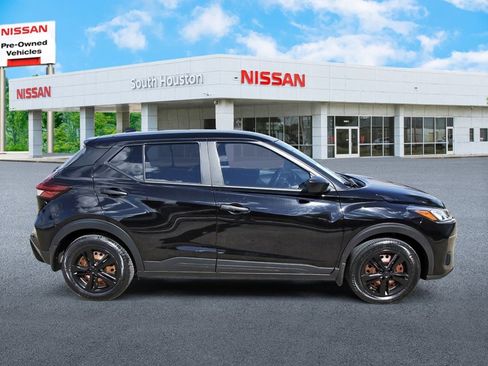 Used 2023 Nissan Kicks S w/ Interior Electronics Package image 5