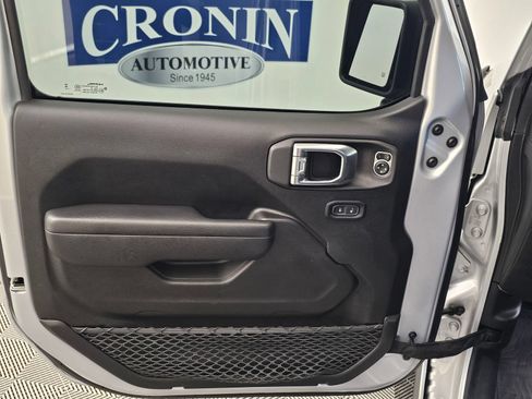 Used 2024 Jeep Wrangler Unlimited Sport AWD/4WD image 2