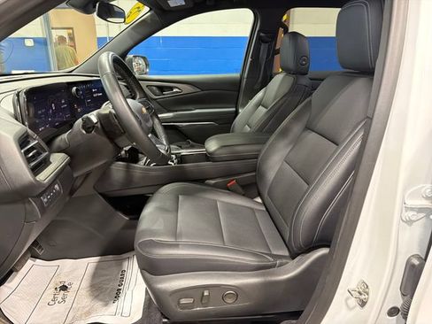 Used 2025 Chevrolet Traverse LT AWD/4WD image 15