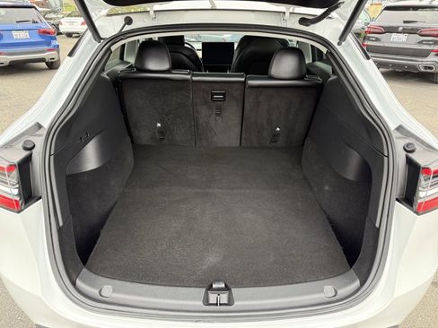 Used 2021 Tesla Model Y Long Range image 17