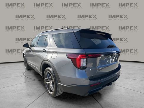 Used 2025 Ford Explorer ST-Line w/ ST-Line Street Pack image 3