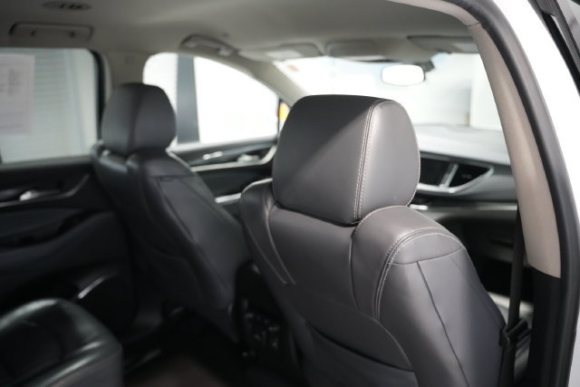 Used 2018 Buick Enclave Essence AWD/4WD image 21