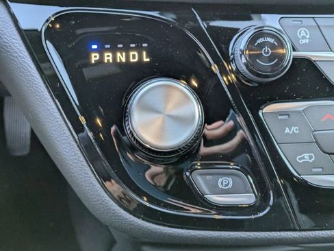 New 2026 Chrysler Pacifica Select FWD image 19