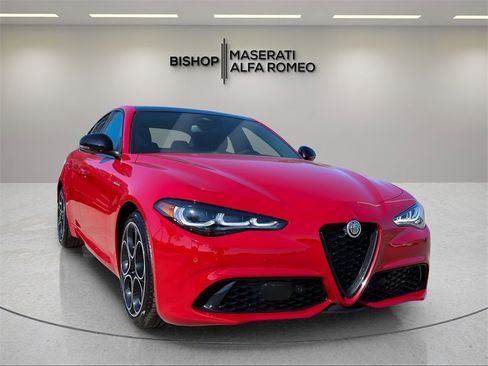 New 2025 Alfa Romeo Giulia image 1