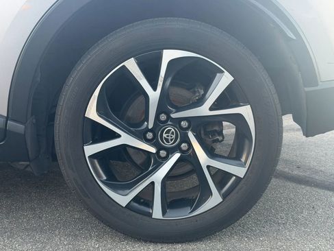 Used 2019 Toyota C-HR XLE image 13