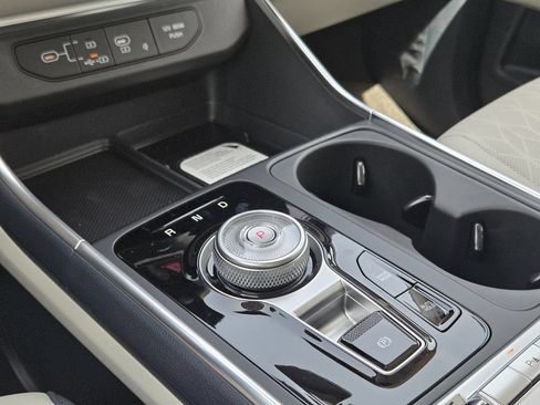 New 2026 Kia Carnival SX w/ SX Dark Edition Package FWD image 15