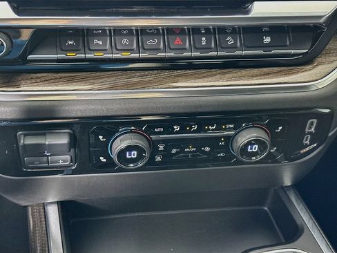 Used 2023 Chevrolet Silverado 1500 LT Trail Boss w/ LT Trail Boss Premium Package AWD/4WD image 15