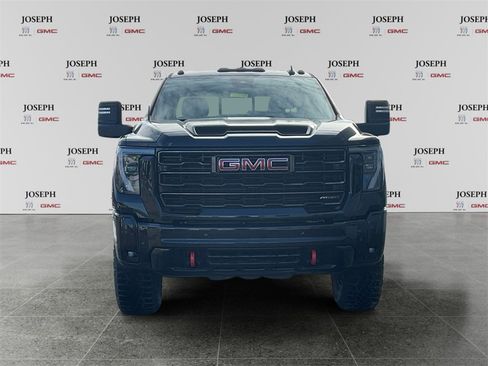 Used 2026 GMC Sierra 2500 AT4X image 2