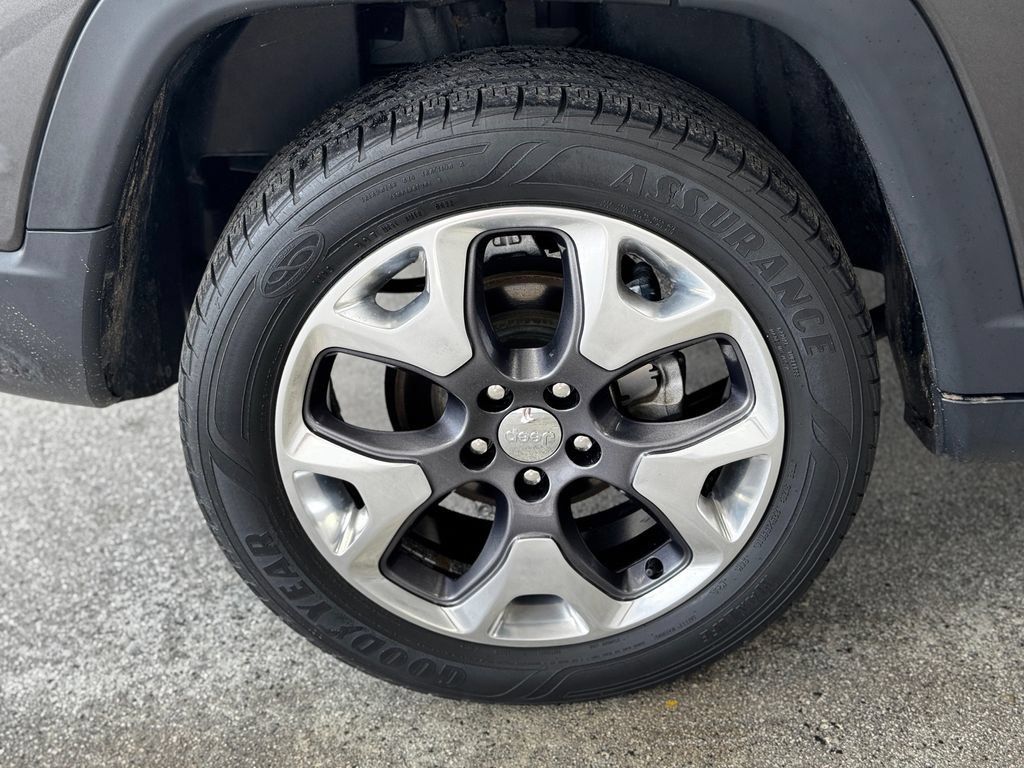 Used 2020 Jeep Compass Limited AWD/4WD image 24