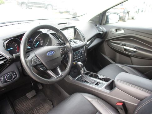 Used 2017 Ford Escape Titanium FWD image 9