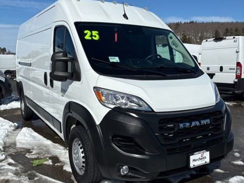 Used 2025 RAM ProMaster 2500 w/ Convenience Group image 1