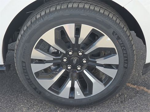 New 2025 Ford Expedition Max Platinum w/ Platinum Ultimate Package image 9