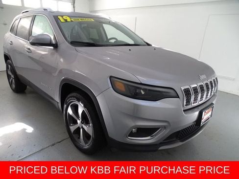 Used 2019 Jeep Cherokee Limited AWD/4WD image 1