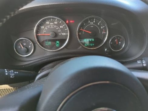 Used 2014 Jeep Wrangler Sport AWD/4WD image 6