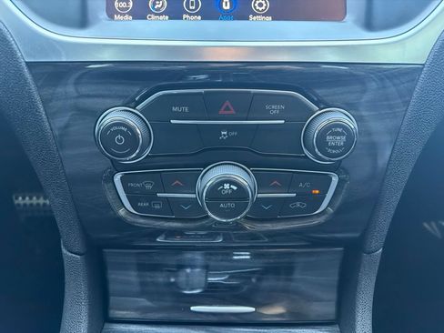 Used 2020 Chrysler 300 Touring w/ Sport Appearance Package RWD image 15