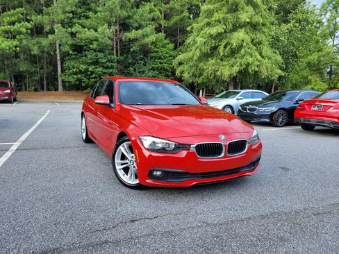 Used 2016 BMW 320i Sedan image 3