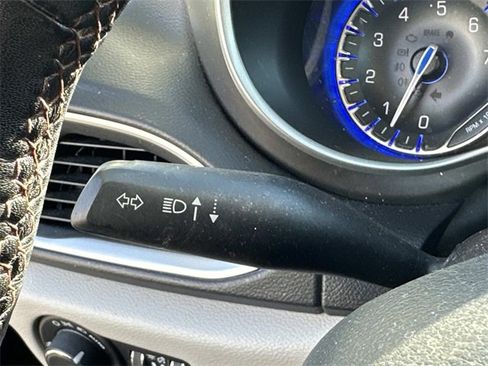 Certified 2020 Chrysler Pacifica Touring w/ Advanced Safetytec Group image 28