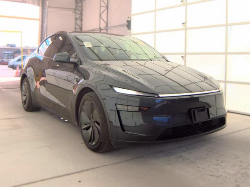 Used 2026 Tesla Model Y Long Range AWD/4WD image 4