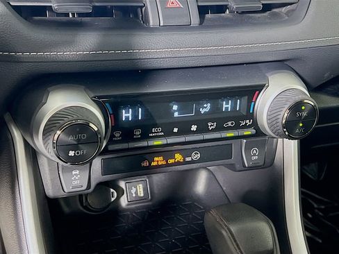 Certified 2025 Toyota RAV4 XLE AWD/4WD image 15