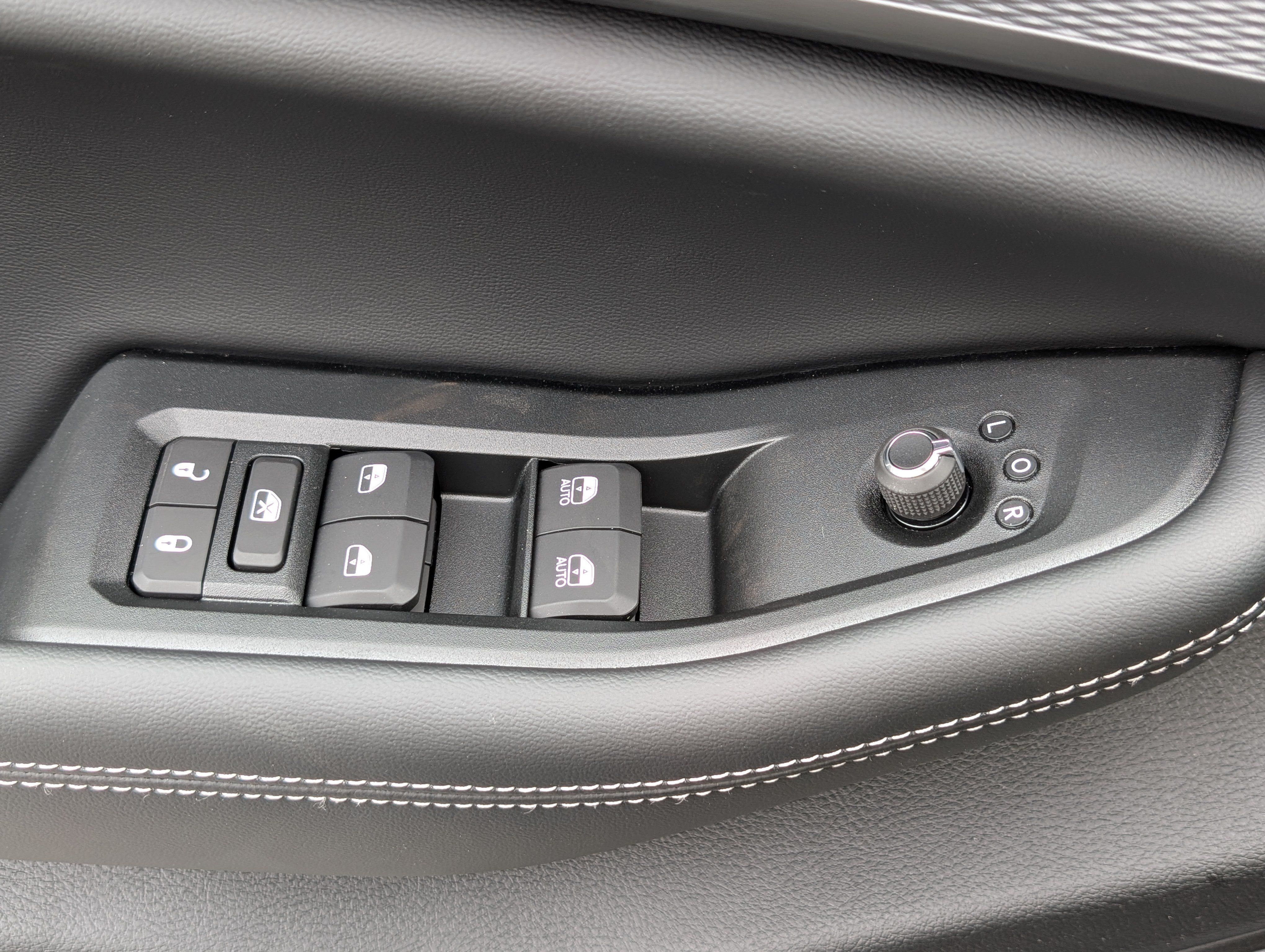 New 2025 Jeep Grand Cherokee Altitude AWD/4WD image 18