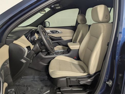 Used 2022 Chevrolet Traverse LS image 12