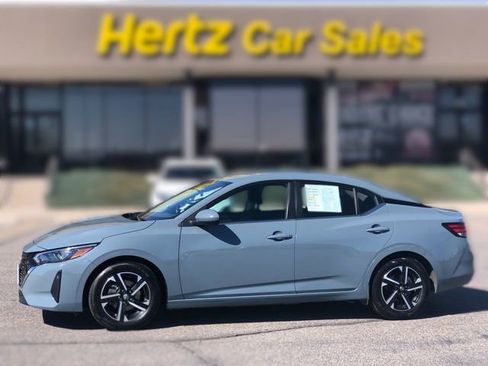 Used 2024 Nissan Sentra SV image 1