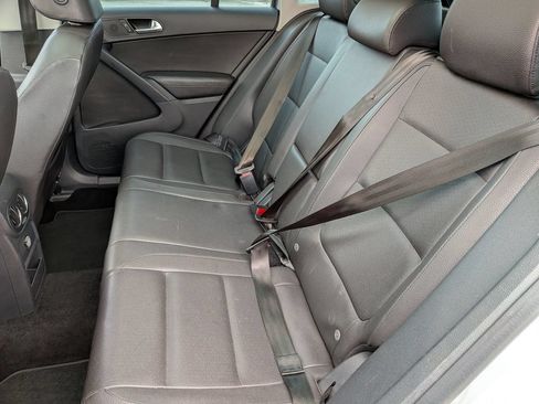 Used 2015 Volkswagen Tiguan SEL FWD image 25