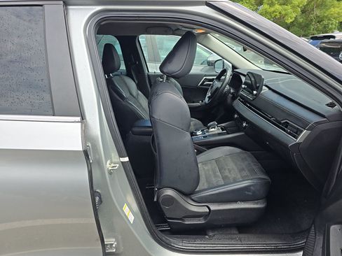 Used 2023 Mitsubishi Outlander SE FWD image 11