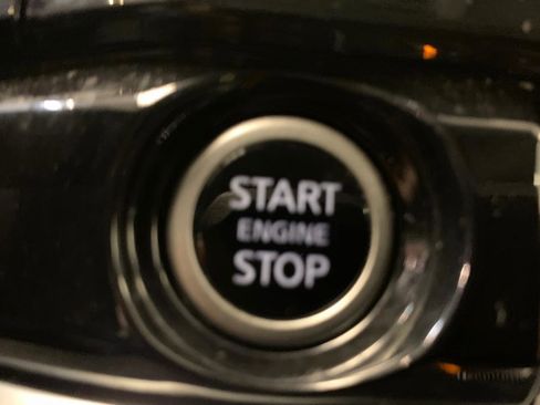 Used 2022 Nissan Pathfinder SL w/ SL Premium Package image 26