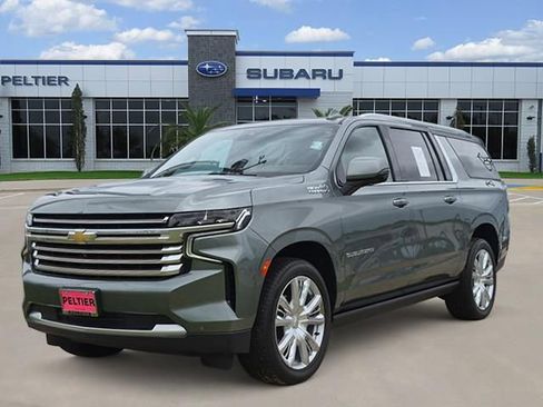 Used 2023 Chevrolet Suburban High Country AWD/4WD image 3
