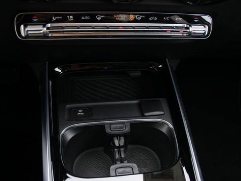 New 2026 Mercedes-Benz GLB 250 4MATIC image 27