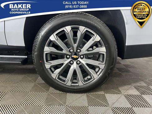 New 2026 Chevrolet Suburban High Country AWD/4WD image 31