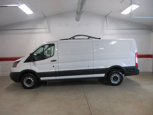 Used 2018 Ford Transit 250 148 Low Roof RWD image 2