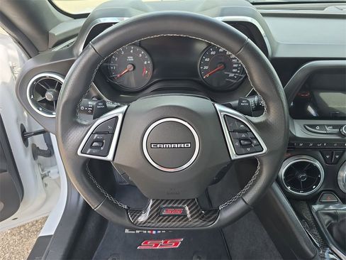 Certified 2020 Chevrolet Camaro SS image 11