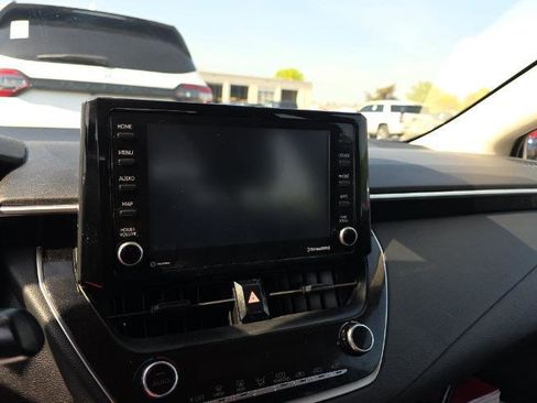 Used 2022 Toyota Corolla LE FWD image 8