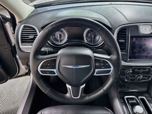 Used 2019 Chrysler 300 Touring L w/ Quick Order Package 22F AWD/4WD image 16
